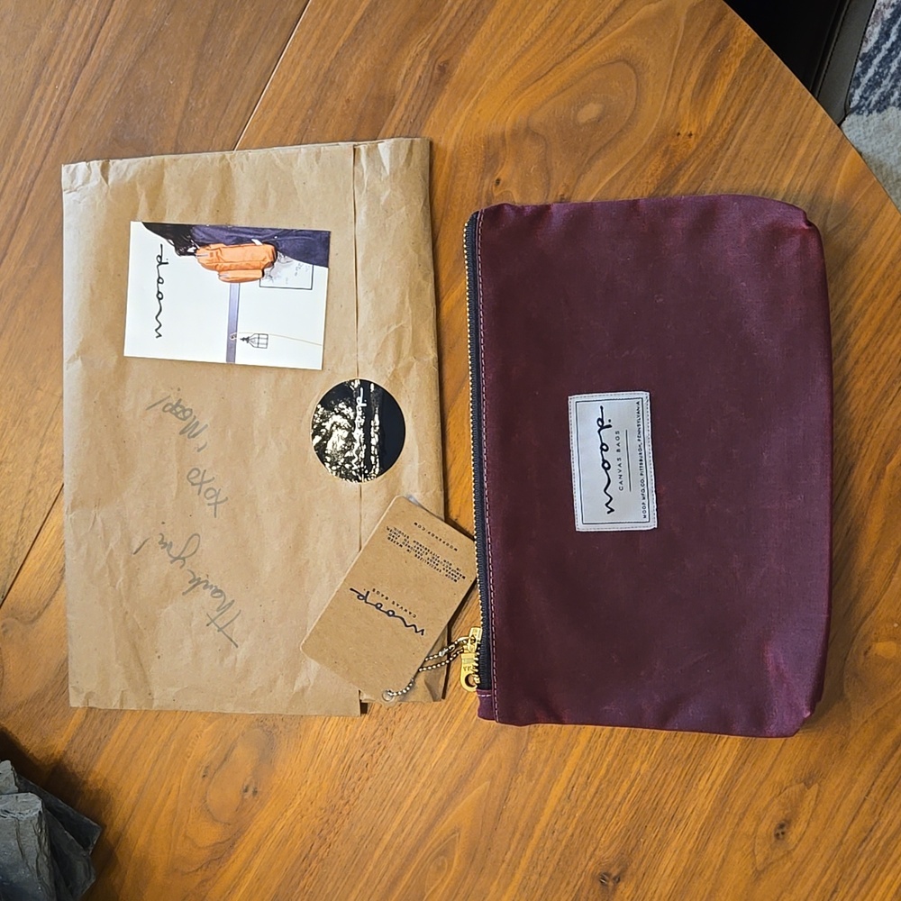 Moop - Zip Pouch no.1 - large - Deep Magenta